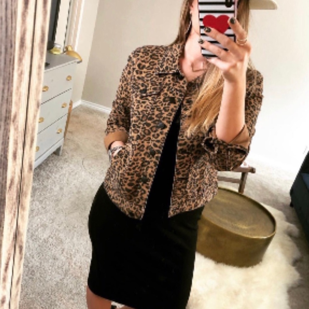 NWT🔥Express Leopard Print Cropped Denim Jacket